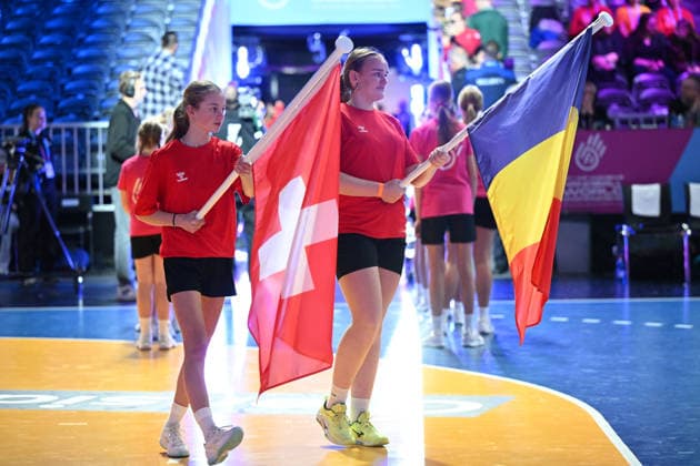 Niederlande, Handball, Weltmeisterschaft der Frauen 2025, Schweiz vs Rumänien, 07.12.2025, Ahoy Arena, Rotterdam, Niederlande, Flagge Copyright: xMarkusxVerwimpx