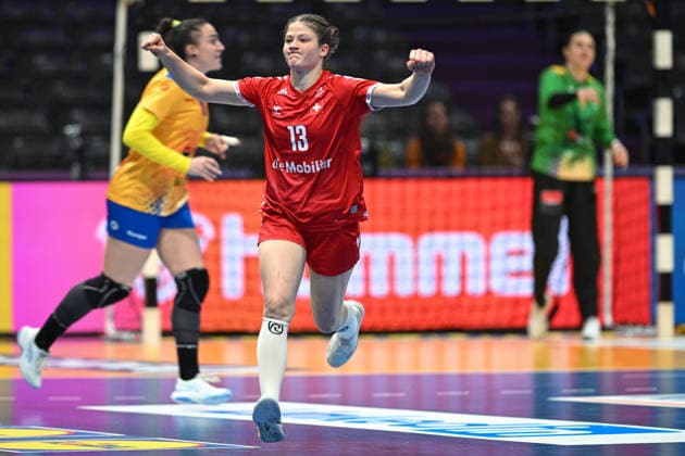 Niederlande, Handball, Weltmeisterschaft der Frauen 2025, Schweiz vs Rumänien, 07.12.2025, Ahoy Arena, Rotterdam, Niederlande, Era Baumann (Schweiz, 13) jubelt Copyright: xMarkusxVerwimpx