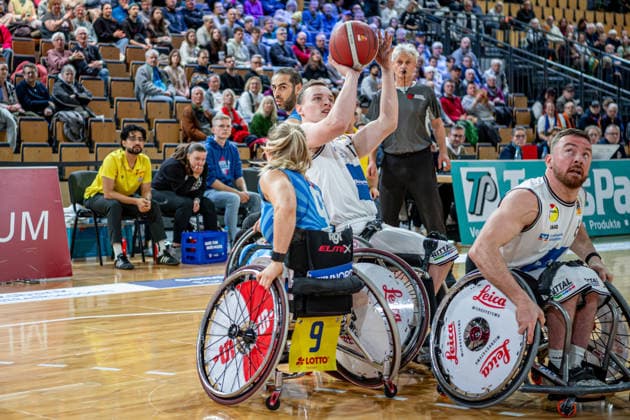 DRS Pokal - Rollstuhlbasketball; RSV Lahn-Dill - RSB Thuringia Bulls, 07.12.25 Quinten Zantinge (RSV Lahn-Dill, 11), Marie Kier (RSB Thuringia Bulls, 9), Vahid Gholomazad (RSB Thuringia Bulls, 7), Jannik Blair (RSV Lahn-Dill, 6) DRS Pokal - Rollstuhlbasketball; RSV Lahn-Dill - RSB Thuringia Bulls: Wetzlar, 07.12.25 Copyright: xBEAUTIFULxSPORTS Roeczeyx