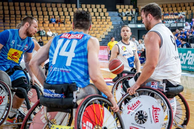 DRS Pokal - Rollstuhlbasketball; RSV Lahn-Dill - RSB Thuringia Bulls, 07.12.25 Thomas Böhme (RSV Lahn-Dill, 13), Matthias Güntner (RSV Lahn-Dill, 9), Hubert Hager (RSB Thuringia Bulls, 4), Aliexandr Halouski (RSB Thuringia Bulls, 14) DRS Pokal - Rollstuhlbasketball; RSV Lahn-Dill - RSB Thuringia Bulls: Wetzlar, 07.12.25 Copyright: xBEAUTIFULxSPORTS Roeczeyx