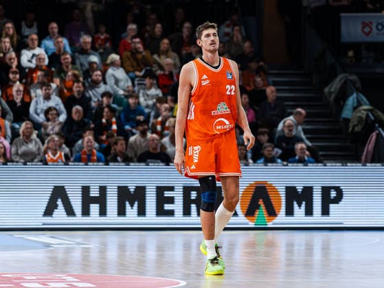 Tibor Pleiss (RASTA Vechta, 22) Rasta Vechta vs. Veolia Towers Hamburg, Basketball, easyCredit Basketball Bundesliga, 9. Spieltag, Saison 2025 2026, 07.12.2025 Rasta Vechta vs. Veolia Towers Hamburg, Basketball, easyCredit Basketball Bundesliga, 9. Spieltag, Saison 2025 2026, 07.12.2025 Vechta Copyright: xEibner-Pressefoto DamianxKruczynx EP_DKI