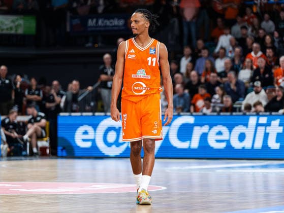 Alonzo Verge Jr. (RASTA Vechta, 11) Rasta Vechta vs. Veolia Towers Hamburg, Basketball, easyCredit Basketball Bundesliga, 9. Spieltag, Saison 2025 2026, 07.12.2025 Rasta Vechta vs. Veolia Towers Hamburg, Basketball, easyCredit Basketball Bundesliga, 9. Spieltag, Saison 2025 2026, 07.12.2025 Vechta Copyright: xEibner-Pressefoto DamianxKruczynx EP_DKI