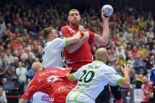 Dainis Kristopans (MT Melsungen 10) (am Ball), Nikola Grahovac (HSG Wetzlar 2), Arnar Freyr Arnarsson (MT Melsungen 21), David Cyrill Akakpo (HSG Wetzlar 20) , GER, MT Melsungen - HSG Wetzlar, Handball, 1. Bundesliga, 15. Spieltag, Saison 2025 2026, 07.12.2025, GER, MT Melsungen - HSG Wetzlar, Handball, 1. Bundesliga, 15. Spieltag, Saison 2025 2026, 07.12.2025 Kassel Copyright: xEibner-Pressefotox xRolandxSippelx EP_RSL