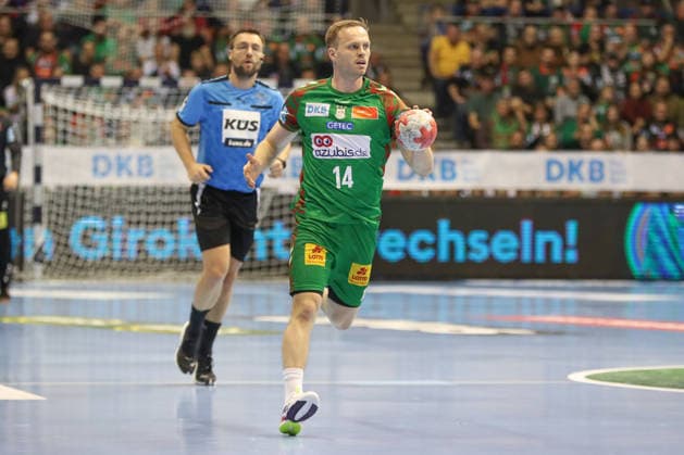 07.12.2025, xgox, Handball - Daikin HBL SC Magdeburg - FRISCH AUF! Göppingen emspor, v.l. Omar Ingi Magnusson (Magdeburg, 14) am Ball, plays the ball Magdeburg