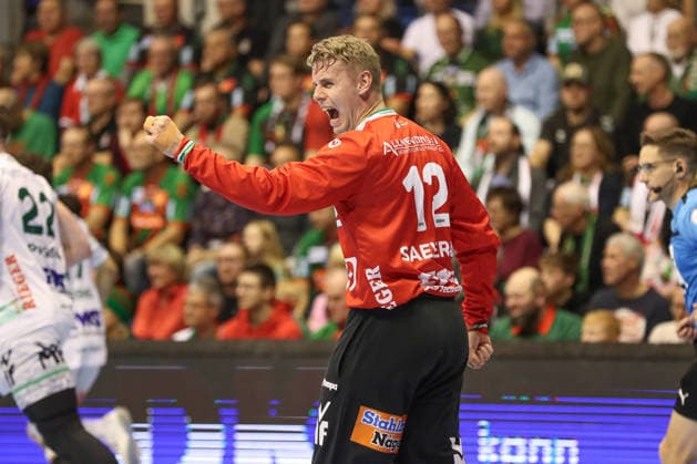 07.12.2025, xgox, Handball - Daikin HBL SC Magdeburg - FRISCH AUF! Göppingen emspor, v.l. Kristian Saeveras (Goeppingen, 12) Jubelt ueber gehaltenen Ball, abgewehrt, gehalten, Torhueter Magdeburg