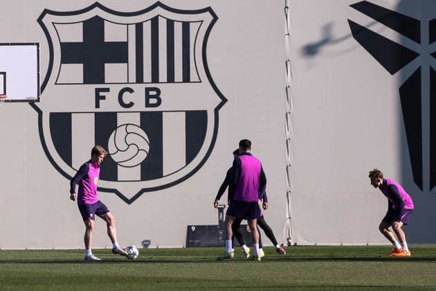 December 8, 2025, Sant Joan Despi, Barcelona, SPAIN: Frenkie de Jong during the training day of FC Barcelona, Barca ahead UEFA Champions League 2025 26, football match against Eintracht FrancfortÃ¢â‚¬¹Ã¢â‚¬¹ at Ciutat Esportiva Joan Gamper on December 08, 2025 in Sant Joan Despi, Barcelona, Spain. Sant Joan Despi SPAIN - ZUMAa181 20251208_zaa_a181_019 Copyright: xJavierxBorregox