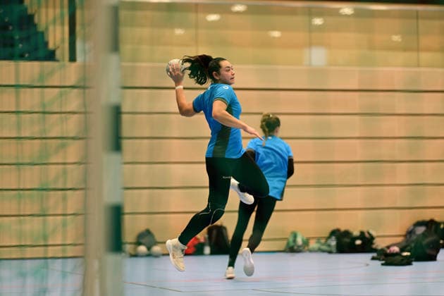 Handball I Frauen I Saison 2025-2026 I 1. HBF I Buxtehuder SV I Trainervorstellung I 08.12.2025 Vorstellung des neuen Trainers beim Buxtehuder SV, Team Buxtehude: Cheftrainer Nicolaj Andersson, Nicolaj Bredekjaer Andersson, Name: Andersson, Nicolaj Bredekjaer, Alter: 37, Nationalität: Dänemark, Däne Hier zu sehen: Christin Kaufmann (26, Buxtehuder Sportverein) Buxtehude Halle Nord Niedersachsen Deutschland Copyright: xLobeca FelixxSchlikisx