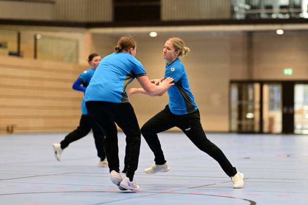 Handball I Frauen I Saison 2025-2026 I 1. HBF I Buxtehuder SV I Trainervorstellung I 08.12.2025 Vorstellung des neuen Trainers beim Buxtehuder SV, Team Buxtehude: Cheftrainer Nicolaj Andersson, Nicolaj Bredekjaer Andersson, Name: Andersson, Nicolaj Bredekjaer, Alter: 37, Nationalität: Dänemark, Däne Hier zu sehen: Linn Lück gegen Johanna Andresen Buxtehude Halle Nord Niedersachsen Deutschland Copyright: xLobeca FelixxSchlikisx