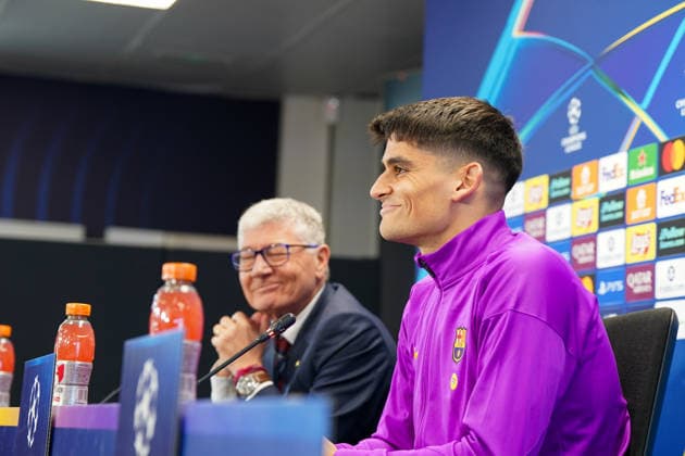 Spanien: Pressekonferenz FC Barcelona, Barca mit Barca-Spieler Gerard Martin (Barcelona 18) vor Fussball UEFA Champions League - FC Barcelona vs Eintracht Frankfurt - PK Ort: Ciutat Esportiva Joan Gamper (Barcelona, Spanien) Copyright: xJOERANxSTEINSIEKx