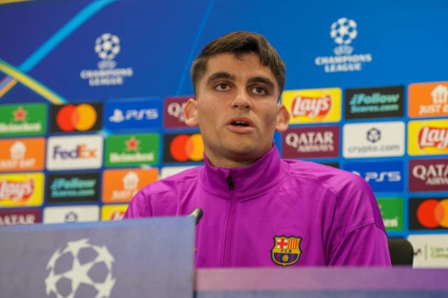 Spanien: Pressekonferenz FC Barcelona, Barca mit Barca-Spieler Gerard Martin (Barcelona 18) vor Fussball UEFA Champions League - FC Barcelona vs Eintracht Frankfurt - PK Ort: Ciutat Esportiva Joan Gamper (Barcelona, Spanien) Copyright: xJOERANxSTEINSIEKx