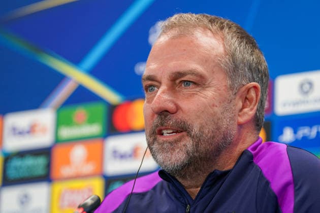Spanien: Pressekonferenz FC Barcelona, Barca mit Hansi Flick (Trainer FC Barcelona) vor Fussball UEFA Champions League - FC Barcelona vs Eintracht Frankfurt - PK Ort: Ciutat Esportiva Joan Gamper (Barcelona, Spanien) Copyright: xJOERANxSTEINSIEKx