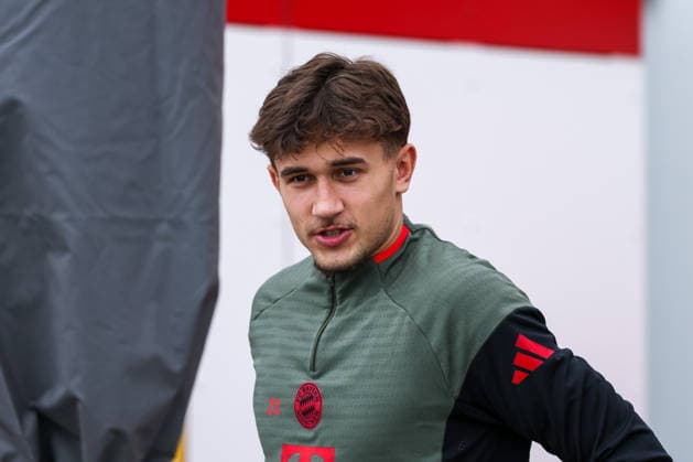 Tom Bischof (FC Bayern Muenchen, 20), GER, Abschlusstraining, FC Bayern Muenchen, Fussball, UEFA Champions League, Liga-Phase, 6. Spieltag, Saison 2025 2026, 08.12.2025, GER, Abschlusstraining, FC Bayern Muenchen, Fussball, UEFA Champions League, Liga-Phase, 6. Spieltag, Saison 2025 2026, 08.12.2025 Muenchen Copyright: xEibner-Pressefoto JennixMaulx EP_JML