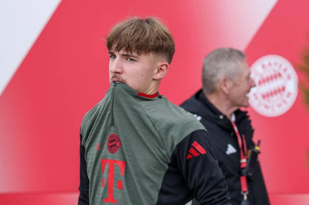 Lennart Karl (FC Bayern Muenchen, 42), GER, Abschlusstraining, FC Bayern Muenchen, Fussball, UEFA Champions League, Liga-Phase, 6. Spieltag, Saison 2025 2026, 08.12.2025, GER, Abschlusstraining, FC Bayern Muenchen, Fussball, UEFA Champions League, Liga-Phase, 6. Spieltag, Saison 2025 2026, 08.12.2025 Muenchen Copyright: xEibner-Pressefoto JennixMaulx EP_JML