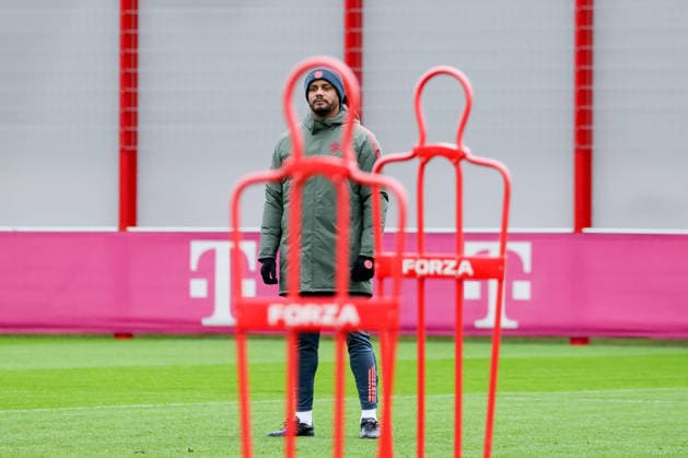 Vincent Kompany (FC Bayern Muenchen, Cheftrainer), GER, Abschlusstraining, FC Bayern Muenchen, Fussball, UEFA Champions League, Liga-Phase, 6. Spieltag, Saison 2025 2026, 08.12.2025, GER, Abschlusstraining, FC Bayern Muenchen, Fussball, UEFA Champions League, Liga-Phase, 6. Spieltag, Saison 2025 2026, 08.12.2025 Muenchen Copyright: xEibner-Pressefoto JennixMaulx EP_JML