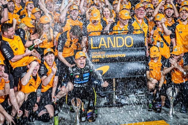 F1 Grand Prix Of Abu Dhabi 2025 Lando Norris the new F1 World Drivers Champion and 3rd placed in the race of Abu Dhabi Grand Prix 2025 of McLaren celebrates in the after party in front of the pits the title with his team, teammates, engineers and McLaren s Boss Zak Brown after posing for a group photo a shower game with champagne started. The Briton drives the F1 race car No 4, the McLaren MCL39 for the McLaren Formula 1 Team. Yas Marina Circuit, Abu Dhabi, United Arab Emirates on December 7, 2025. Abu Dhabi United Arab Emirates  Copyright: xNicolasxEconomoux originalFilename:economou-notitle251207_np6AX.jpg