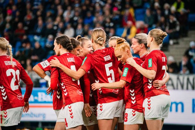 Google Pixel Frauen-Bundesliga: Hamburger SV vs. 1. FC Köln, 08.12.2025 TOR, JUBEL durch Sandra Maria Jessen (1. FC Köln, 6) zum 0:1 Fußball, Google Pixel Frauen-Bundesliga, 12. Spieltag: Hamburger SV vs. 1. FC Köln am 08.12.2025 im Volksparkstadion, Hamburg DFB REGULATIONS PROHIBIT ANY USE OF PHOTOGRAPHS AS IMAGE SEQUENCES AND OR QUASI-VIDEO. Copyright: xBEAUTIFULxSPORTS Tonhäuserx