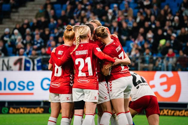 Google Pixel Frauen-Bundesliga: Hamburger SV vs. 1. FC Köln, 08.12.2025 TOR, JUBEL durch Sandra Maria Jessen (1. FC Köln, 6) zum 0:1 Fußball, Google Pixel Frauen-Bundesliga, 12. Spieltag: Hamburger SV vs. 1. FC Köln am 08.12.2025 im Volksparkstadion, Hamburg DFB REGULATIONS PROHIBIT ANY USE OF PHOTOGRAPHS AS IMAGE SEQUENCES AND OR QUASI-VIDEO. Copyright: xBEAUTIFULxSPORTS Tonhäuserx