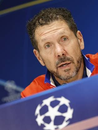 EINDHOVEN - Club Atletico de Madrid coach Diego Simeone during a press conference, PK, Pressekonferenz before the UEFA Champions League match between PSV Eindhoven and AtlÃ tico Madrid at the Phillips Stadium on December 8, 2025, in Eindhoven, Netherlands. ANP MAURICE VAN STEEN xVIxANPxSportx xxANPxIVx 544307453 originalFilename: 544307453.jpg