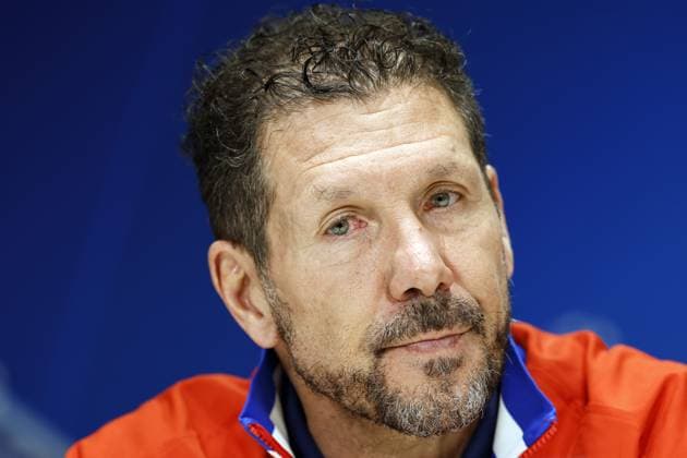 EINDHOVEN - Club Atletico de Madrid coach Diego Simeone during a press conference, PK, Pressekonferenz before the UEFA Champions League match between PSV Eindhoven and AtlÃ tico Madrid at the Phillips Stadium on December 8, 2025, in Eindhoven, Netherlands. ANP MAURICE VAN STEEN xVIxANPxSportx xxANPxIVx 544307508 originalFilename: 544307508.jpg