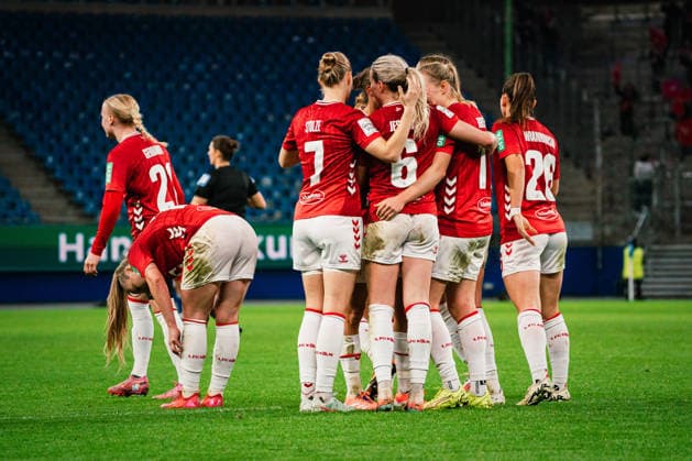 Google Pixel Frauen-Bundesliga: Hamburger SV vs. 1. FC Köln, 08.12.2025 TOR, JUBEL durch Sandra Maria Jessen (1. FC Köln, 6) zum 0:2 ;Fußball, Google Pixel Frauen-Bundesliga, 12. Spieltag: Hamburger SV vs. 1. FC Köln am 08.12.2025 im Volksparkstadion, Hamburg DFB REGULATIONS PROHIBIT ANY USE OF PHOTOGRAPHS AS IMAGE SEQUENCES AND OR QUASI-VIDEO. Copyright: xBEAUTIFULxSPORTS Tonhäuserx