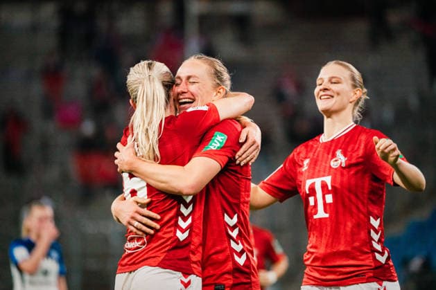 Google Pixel Frauen-Bundesliga: Hamburger SV vs. 1. FC Köln, 08.12.2025 TOR, JUBEL durch Sandra Maria Jessen (1. FC Köln, 6) zum 0:2 ;Fußball, Google Pixel Frauen-Bundesliga, 12. Spieltag: Hamburger SV vs. 1. FC Köln am 08.12.2025 im Volksparkstadion, Hamburg DFB REGULATIONS PROHIBIT ANY USE OF PHOTOGRAPHS AS IMAGE SEQUENCES AND OR QUASI-VIDEO. Copyright: xBEAUTIFULxSPORTS Tonhäuserx