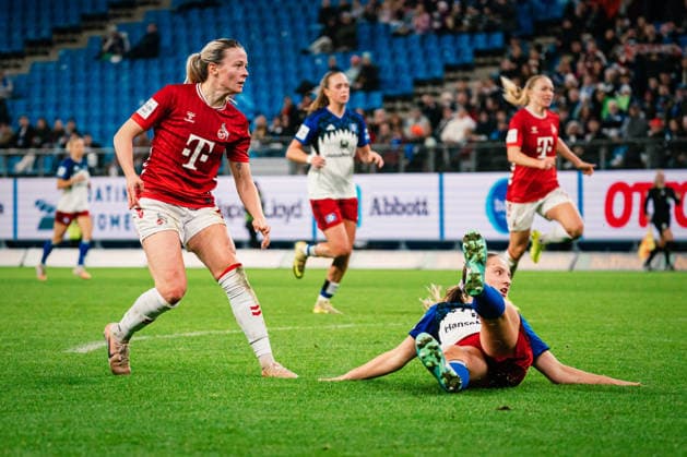 Google Pixel Frauen-Bundesliga: Hamburger SV vs. 1. FC Köln, 08.12.2025 TOR, JUBEL durch Sandra Maria Jessen (1. FC Köln, 6) zum 0:2 ;Fußball, Google Pixel Frauen-Bundesliga, 12. Spieltag: Hamburger SV vs. 1. FC Köln am 08.12.2025 im Volksparkstadion, Hamburg DFB REGULATIONS PROHIBIT ANY USE OF PHOTOGRAPHS AS IMAGE SEQUENCES AND OR QUASI-VIDEO. Copyright: xBEAUTIFULxSPORTS Tonhäuserx