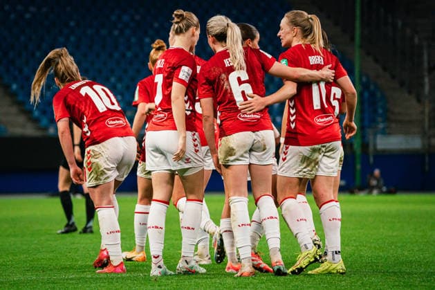 Google Pixel Frauen-Bundesliga: Hamburger SV vs. 1. FC Köln, 08.12.2025 TOR, JUBEL durch Sandra Maria Jessen (1. FC Köln, 6) zum 0:2 ;Fußball, Google Pixel Frauen-Bundesliga, 12. Spieltag: Hamburger SV vs. 1. FC Köln am 08.12.2025 im Volksparkstadion, Hamburg DFB REGULATIONS PROHIBIT ANY USE OF PHOTOGRAPHS AS IMAGE SEQUENCES AND OR QUASI-VIDEO. Copyright: xBEAUTIFULxSPORTS Tonhäuserx