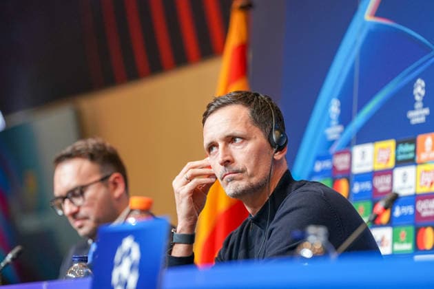 Fussball UEFA Champions-League 2025 26: Pressekonferenz vor dem Spiel FC Barcelona, Barca vs Eintracht Frankfurt: Dino Toppmöller Dino Toppmoller (Trainer, Eintracht Frankfurt) und Mario Götze Mario Gotze (Eintracht Frankfurt, 27) - Ort PK: Camp Nou (Barcelona, Spanien) Copyright: xJOERANxSTEINSIEKx