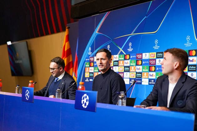 Fussball UEFA Champions-League 2025 26: Pressekonferenz vor dem Spiel FC Barcelona, Barca vs Eintracht Frankfurt: Dino Toppmöller Dino Toppmoller (Trainer, Eintracht Frankfurt) und Mario Götze Mario Gotze (Eintracht Frankfurt, 27) - Ort PK: Camp Nou (Barcelona, Spanien) Copyright: xJOERANxSTEINSIEKx