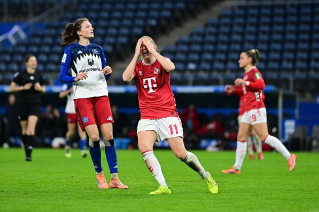 Fußball I Frauen I Saison 2025-2026 I Bundesliga I 12. Spieltag I Hamburger SV - 1. FC Köln I 08.12.2025 Schaut enttäuscht, betrübt, deprimiert, frustriert, geknickt, gekränkt, niedergeschlagen, unzufrieden, ernüchtert, schlecht gelaunt: Pauline Marie Bremer (11, 1. FC Köln) Hamburg Volkspark, Volksparkstadion, Stadion, Volkspark-Stadion Hamburg Deutschland Copyright: xLobeca FelixxSchlikisx