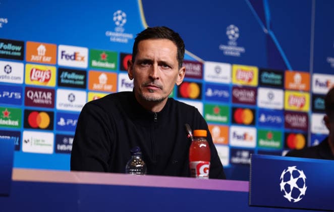 08.12.2025, Pressekonferenz mit Trainer Dino Toppmöller und Mario Götze, Fussball UEFA Champions League, FC Barcelona, Barca - Eintracht Frankfurt DFL DFB REGULATIONS PROHIBIT ANY USE OF PHOTOGRAPHS AS IMAGE SEQUENCES AND OR QUASI-VIDEO. xdcx Copyright: HMBxMedia Claus