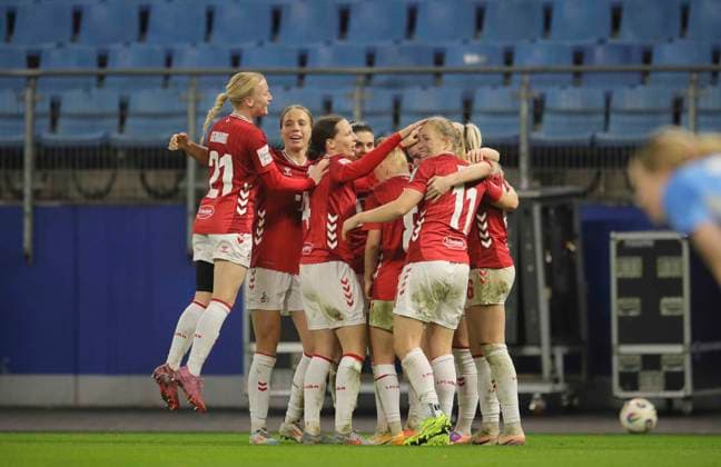Foto : Torjubel bei den Kölner Damen nach dem Treffer von Adriana ACHCINSKA zum 1-3 Fussball Pixel Bundesliga der Frauen am Mo. 08.12.2025 12. Spieltag Hamburger SV - 1. FC Köln