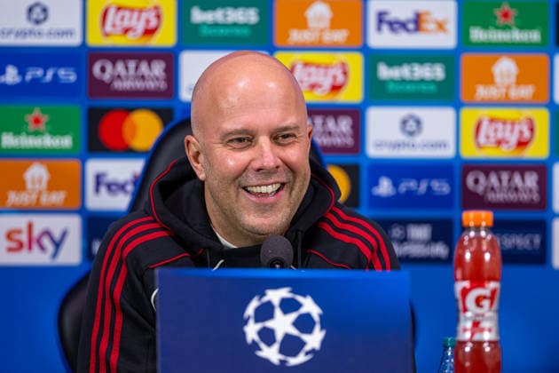Football - UEFA Champions League - League Phase - MD6 - Internazionale Milano v Liverpool FC - MD-1 MILAN, ITALY - Monday, December 8, 2025: Liverpool s head coach Arne Slot during a press conference, PK, Pressekonferenz at the Stadio San Siro ahead of the UEFA Champions League match between Internazionale Milano and Liverpool FC. (Photo by David Rawcliffe Propaganda) MILAN Stadio San Siro LOMBARDY ITALY  Copyright: xDavidxRawcliffex P2025-12-08-Inter_Liverpool_MD-1_Press_Conf-23