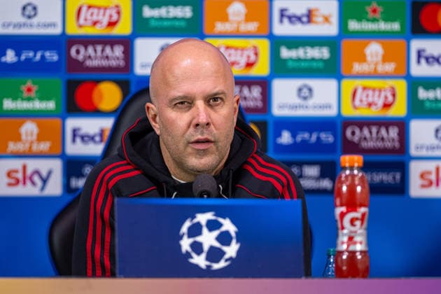 Football - UEFA Champions League - League Phase - MD6 - Internazionale Milano v Liverpool FC - MD-1 MILAN, ITALY - Monday, December 8, 2025: Liverpool s head coach Arne Slot during a press conference, PK, Pressekonferenz at the Stadio San Siro ahead of the UEFA Champions League match between Internazionale Milano and Liverpool FC. (Photo by David Rawcliffe Propaganda) MILAN Stadio San Siro LOMBARDY ITALY  Copyright: xDavidxRawcliffex P2025-12-08-Inter_Liverpool_MD-1_Press_Conf-28