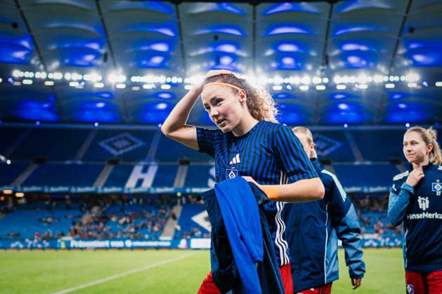 Google Pixel Frauen-Bundesliga: Hamburger SV vs. 1. FC Köln, 08.12.2025 Melanie Brunnthaler (Hamburger SV, 11) ;Fußball, Google Pixel Frauen-Bundesliga, 12. Spieltag: Hamburger SV vs. 1. FC Köln am 08.12.2025 im Volksparkstadion, Hamburg DFB REGULATIONS PROHIBIT ANY USE OF PHOTOGRAPHS AS IMAGE SEQUENCES AND OR QUASI-VIDEO. Copyright: xBEAUTIFULxSPORTS Tonhäuserx