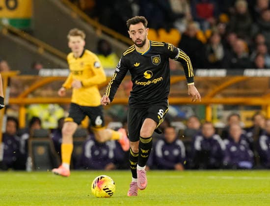 Wolverhampton, England, 8th December 2025. Bruno Fernandes of Manchester United, ManU surges forward during the Wolverhampton Wanderers vs Manchester United Premier League match at Molineux, Wolverhampton. Picture credit should read: Andrew Yates Sportimage EDITORIAL USE ONLY. No use with unauthorised audio, video, data, fixture lists, club league logos or live services. Online in-match use limited to 120 images, no video emulation. No use in betting, games or single club league player publications. SPI_037_AY_Wolves_Man_Utd SPI-4356-0038