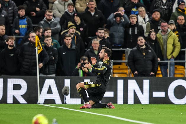 Premier League Wolverhampton Wanderers v Manchester United, ManU Bruno Fernandes of Manchester Untied celebrates his goal to make it 0-1 during the Premier League match Wolverhampton Wanderers vs Manchester United at Molineux, Wolverhampton, United Kingdom, 8th December 2025 (Photo by Alfie Cosgrove News Images) Wolverhampton Molineux West Midlands United Kingdom Copyright: xAlfiexCosgrove NewsxImagesx