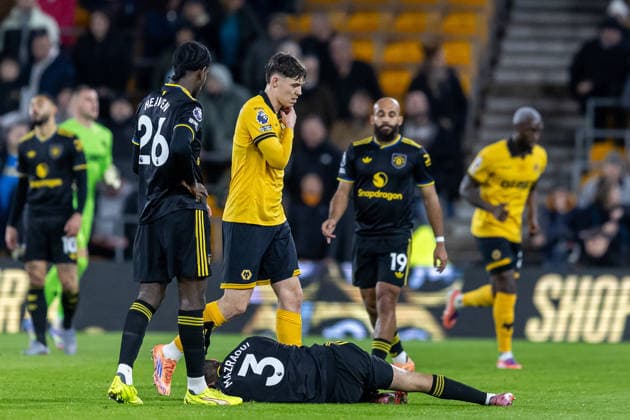 Wolverhampton Wanderers v Manchester United, ManU Premier League 08 12 2025. Manchester United defender Noussair Mazraoui (3) fouled during the Premier League match between Wolverhampton Wanderers and Manchester United at Molineux, Wolverhampton, England on 8 December 2025. Wolverhampton Molineux West Midlands England Editorial use only DataCo restrictions apply See www.football-dataco.com , Copyright: xManjitxNarotrax PSI-23361-0038