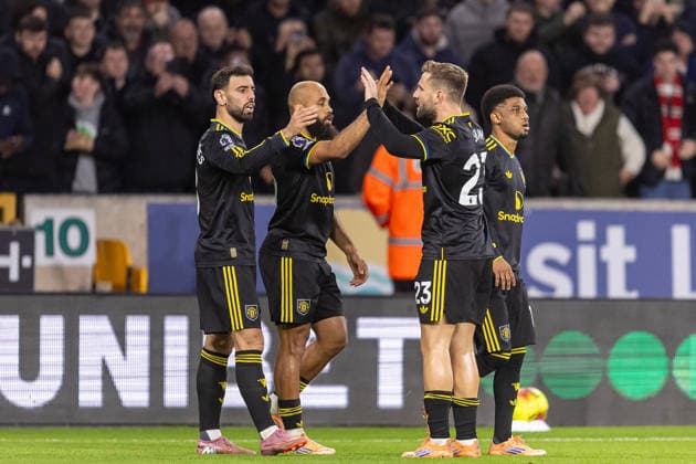 Wolverhampton Wanderers v Manchester United, ManU Premier League 08 12 2025. GOAL scores 2-1 Manchester United forward Bryan Mbeumo (19) scores and celebrates with team mates during the Premier League match between Wolverhampton Wanderers and Manchester United at Molineux, Wolverhampton, England on 8 December 2025. Wolverhampton Molineux West Midlands England Editorial use only DataCo restrictions apply See www.football-dataco.com , Copyright: xManjitxNarotrax PSI-23361-0058