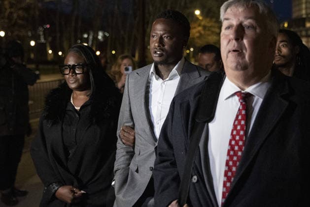 NBA, Basketball Herren, USA Gambling Bust suspect Terry Rozier leaves Brooklyn Federal Court NBA Gambling Bust suspect Terry Rozier leaves Brooklyn Federal Court NEW YORK, UNITED STATES - DECEMBER 8: Miami Heats Terry Rozier leaves Brooklyn federal court after a hearing during his visit to the borough on Monday at the Brooklyn Federal Courthouse in New York, United States, on December 8, 2025. Mostafa Bassim Anadolu New York United States. Editorial use only. Please get in touch for any other usage.  Copyright: x2025xAnadoluxMostafaxBassimx New York United States. Editorial use only. Please get in touch for any other usage.  Copyright: xIMAGO AnadoluxAgencyxIMAGO MostafaxBassimx