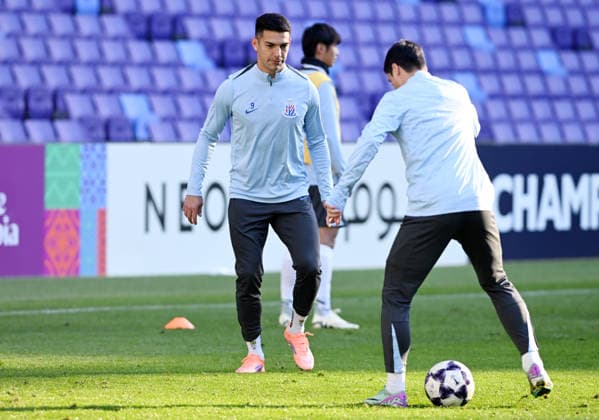 HIROSHIMA, JAPAN - DECEMBER 09: Andre Luis of Shanghai Shenhua attends a training session ahead of the 2025 26 AFC Champions League Elite 6th round match between Shanghai Shenhua and Sanfrecce Hiroshima on December 9, 2025 in Hiroshima, Japan.  Copyright: xZhangxHaohaox 111608715942