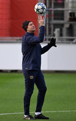 0912.2025, xophax, Fussball , UEFA Champions League , 2025 2026 , Bayer Leverkusen , Training vor dem Spiel gegen Newcastle United. Trainer Kasper Hjulmand ( Bayer 04 Leverkusen ) Leverkusen