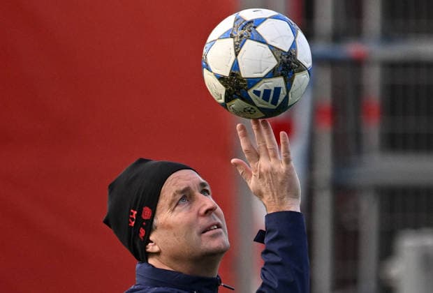 0912.2025, xophax, Fussball , UEFA Champions League , 2025 2026 , Bayer Leverkusen , Training vor dem Spiel gegen Newcastle United. Trainer Kasper Hjulmand ( Bayer 04 Leverkusen ) Leverkusen