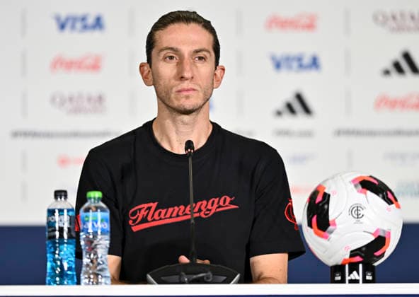 CR Flamengo press conference, PK, Pressekonferenz - FIFA Derby of the Americas 2025: FIFA Intercontinental Cup Filipe Luis head coach of Flamengo attends the press conference ahead of the FIFA Derby of the Americas 2025: FIFA Intercontinental Cup, match between Mexico s Cruz Azul and Brazil s CR Flamengo at Ahmad Bin Ali Stadium in Al-Rayyan, Qatar, on December 9, 2025. DOHA Qatar Copyright: xNOUSHADxTHEKKAYILx