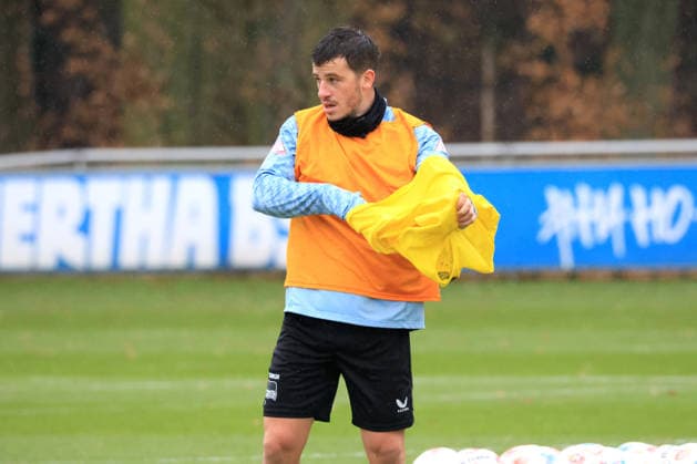 DEU, DFL, 2. FBL Hertha BSC, Training, 09.12.2025, Sportforum, Berlin, DEU, DFL, 2. FBL Hertha BSC, Training, im Bild Diego Demme (Hertha BSC Berlin 6) DFL - regulations prohibit any use of Photographs as image sequences and or quasi-video