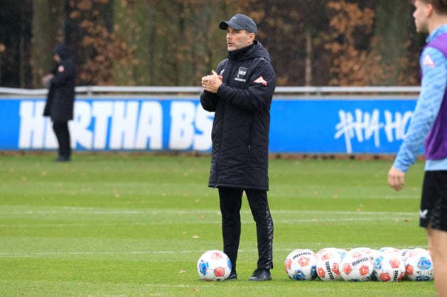 DEU, DFL, 2. FBL Hertha BSC, Training, 09.12.2025, Sportforum, Berlin, DEU, DFL, 2. FBL Hertha BSC, Training, im Bild Cheftrainer Stefan Leitl (Hertha BSC Berlin) DFL - regulations prohibit any use of Photographs as image sequences and or quasi-video