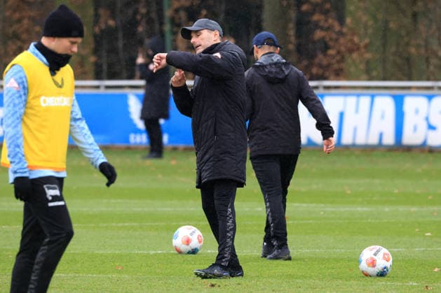 DEU, DFL, 2. FBL Hertha BSC, Training, 09.12.2025, Sportforum, Berlin, DEU, DFL, 2. FBL Hertha BSC, Training, im Bild Cheftrainer Stefan Leitl (Hertha BSC Berlin) DFL - regulations prohibit any use of Photographs as image sequences and or quasi-video
