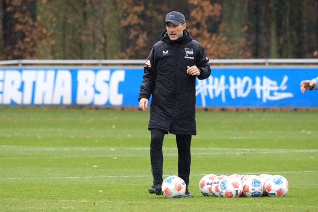 DEU, DFL, 2. FBL Hertha BSC, Training, 09.12.2025, Sportforum, Berlin, DEU, DFL, 2. FBL Hertha BSC, Training, im Bild Cheftrainer Stefan Leitl (Hertha BSC Berlin) DFL - regulations prohibit any use of Photographs as image sequences and or quasi-video
