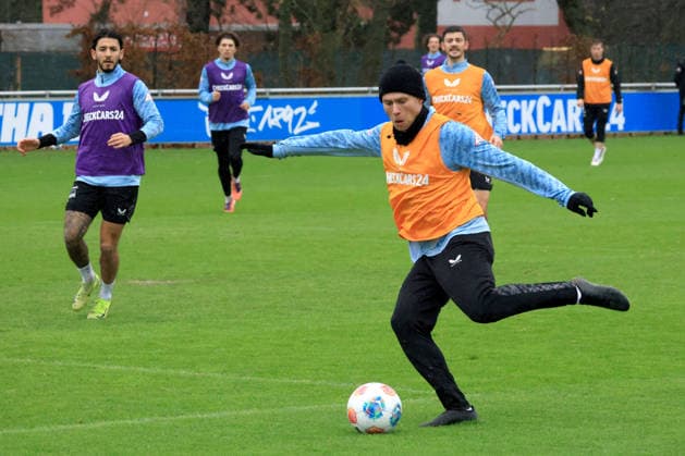 DEU, DFL, 2. FBL Hertha BSC, Training, 09.12.2025, Sportforum, Berlin, DEU, DFL, 2. FBL Hertha BSC, Training, im Bild Jon Dabur Thorsteinsson (Hertha BSC Berlin 24) DFL - regulations prohibit any use of Photographs as image sequences and or quasi-video