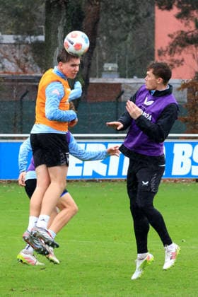 DEU, DFL, 2. FBL Hertha BSC, Training, 09.12.2025, Sportforum, Berlin, DEU, DFL, 2. FBL Hertha BSC, Training, im Bild Kennet Eichhorn (Hertha BSC Berlin 23), Sebastian Groenning (Hertha BSC Berlin 17) DFL - regulations prohibit any use of Photographs as image sequences and or quasi-video